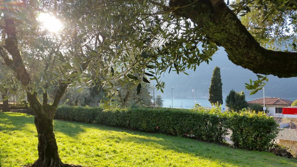 Villa Leilani B&B Sale Marasino Exteriér fotografie